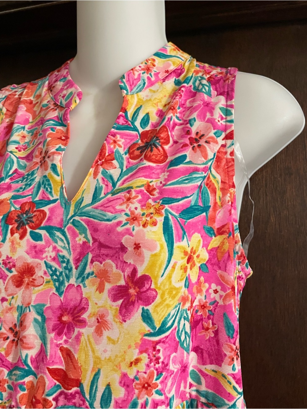 Dear Scarlett Brand Women's Small Fuchsia Floral Tiered Wrinkle Free Dress - Picture 6 of 7